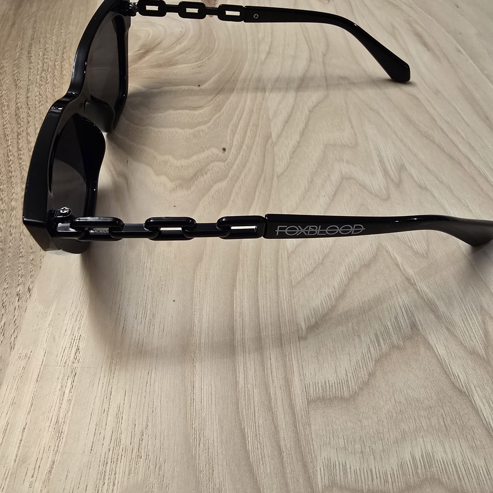 Foxblood Chain Sunglasses - Picture 3 of 3